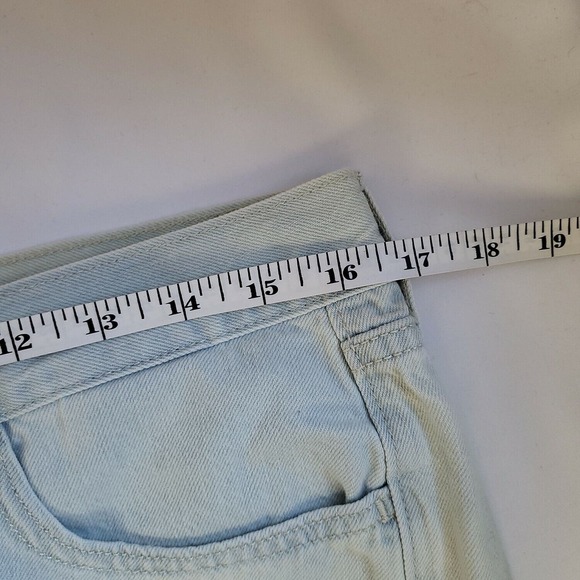 Old Navy Womens Blue Flat Front Medium Rise Denim Cut Off Shorts Size 8 - Picture 5 of 7